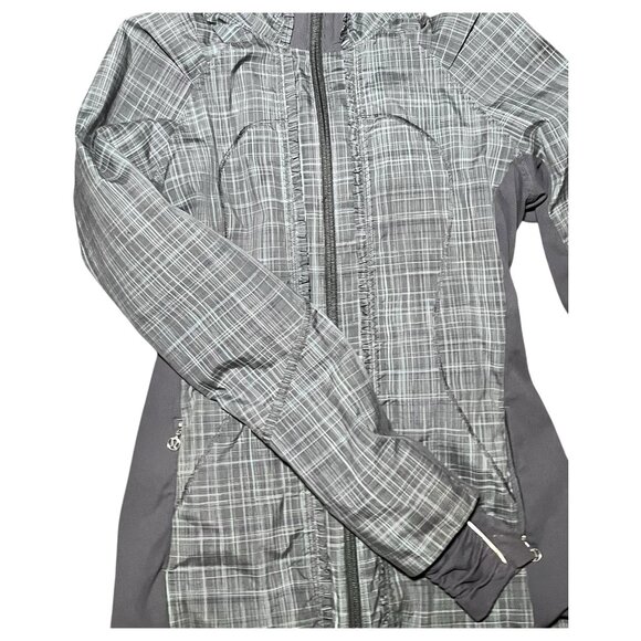 Lululemon Jacket Womens Sz 4 Gray Plaid Ruffle Pockets Logo Ahead Of The Curve - Picture 11 of 11